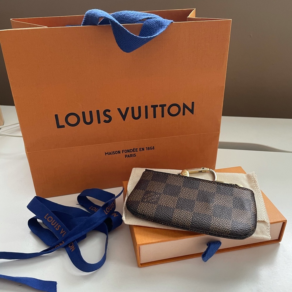 Louis Vuitton key pouch -N62658